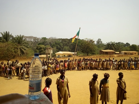 kɨwaŋ kɨ́ mwɛ́ mətoo mə́ ɓəsɨ́ á Deuk