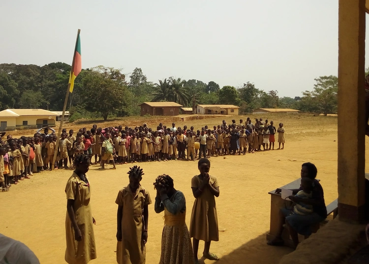 kɨwaŋ kɨ́ mwɛ́ mətoo mə́ ɓəsɨ́ á Deuk